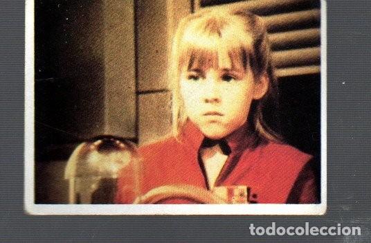 Coleccionismo Cromos antiguos: CROMO DE SERIE DE LA TELE V EDITOR WARNER BROS EL A&Ntilde;O 1983 N&ordm; 182 ESTUVIERON PEGADOS