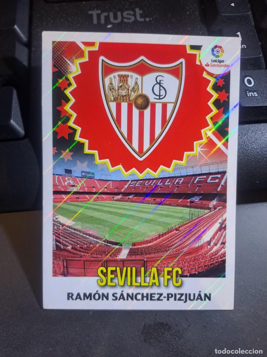 Coleccionismo Cromos antiguos: CROMO ESCUDO SEVILLA 33 LIGA 2018 2019 18 19 ESTE PANINI NUNCA PEGADO