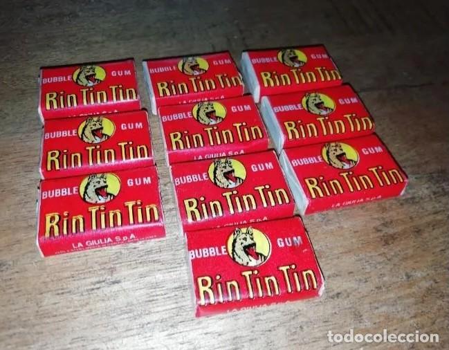 Coleccionismo Cromos antiguos: 10 CHICLES BUBBLE GUM + CROMO DE RIN TIN TIN/RINTINTIN 60-70'S SIN ABRIR ORIGINAL LA GIULIA RTOY