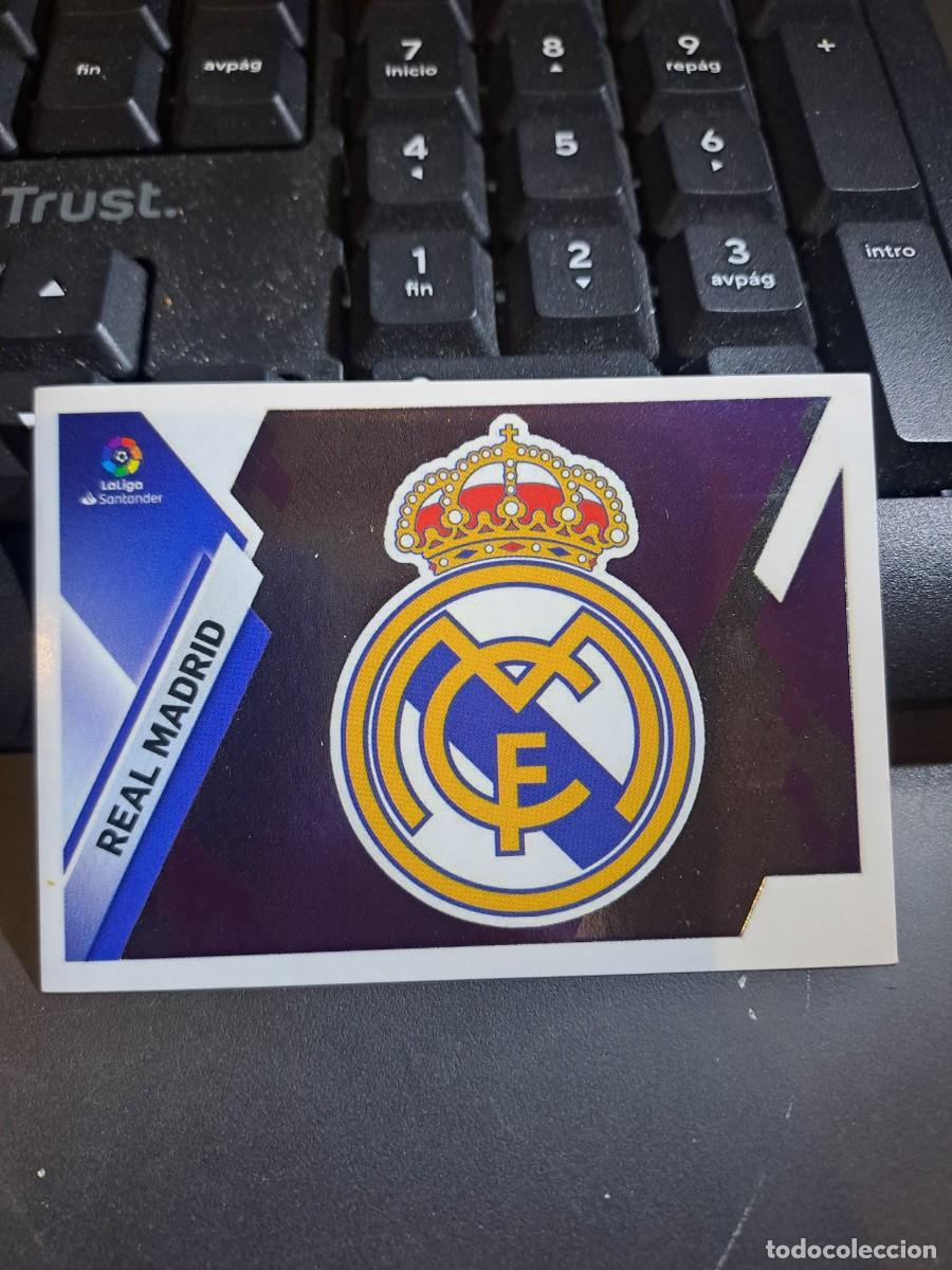 Coleccionismo Cromos antiguos: CROMO ESCUDO REAL MADRID 25 LIGA 2019 2020 19 20 ESTE PANINI NUNCA PEGADO