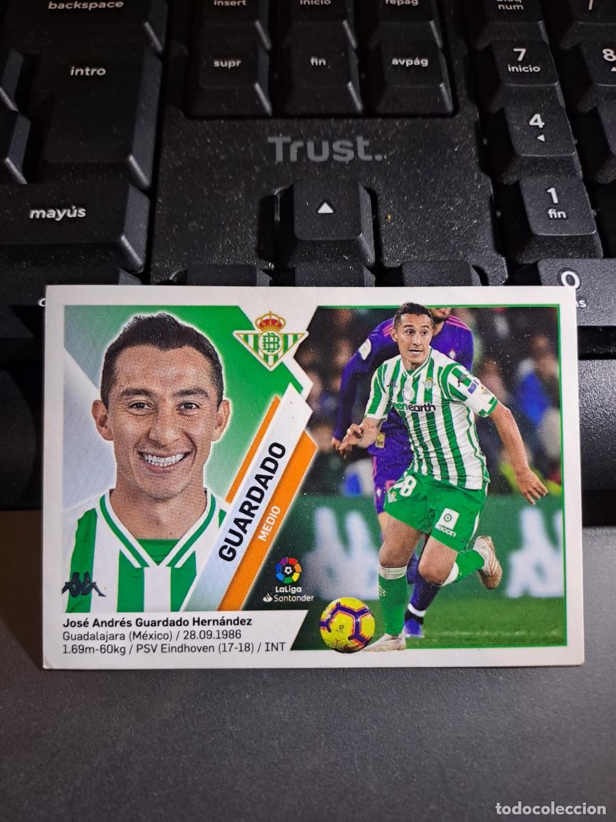 Coleccionismo Cromos antiguos: CROMO GUARDADO 10 BETIS LIGA 2019 2020 19 20 ESTE PANINI NUNCA PEGADO