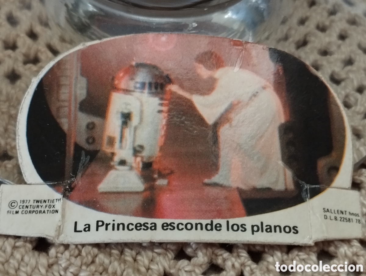 Coleccionismo Cromos antiguos: CROMO TROQUELADO PHOSKITOS START WARS LA GUERRA DE LAS GALAXIAS LA PRINCESA ESCONDE LOS PLANOS
