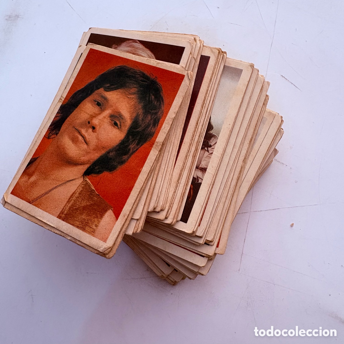 Coleccionismo Cromos antiguos: Lote 100 cromos nuevos sin repetir del &aacute;lbum famosos de la canci&oacute;n cine t.v este 1973