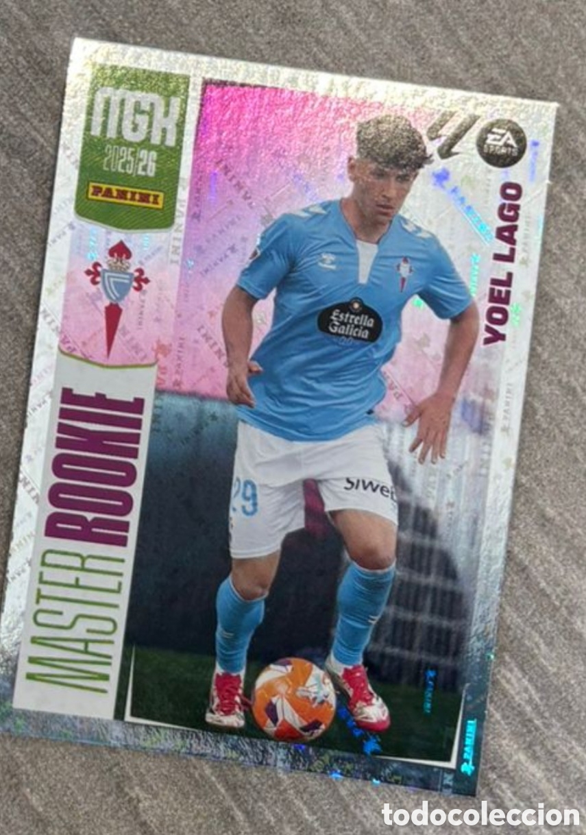 Coleccionismo Cromos antiguos: YOEL LAGO CELTA M&Aacute;STER ROOKIE MGK MEGACRACK PANINI 2025 2026