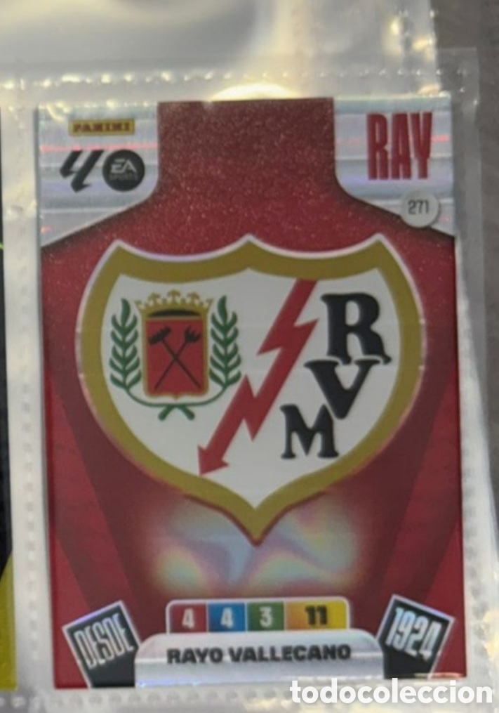 Collezionismo Figurine antiche: ESCUDO RAYO VALLECANO ADRENALYN XL 2025 2026