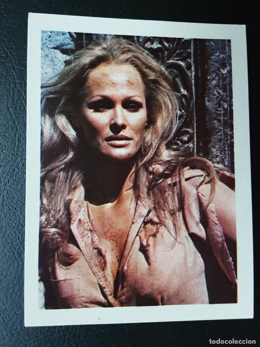 Coleccionismo Cromos antiguos: URSULA ANDRESS CROMO COLECCI&Oacute;N ARTISTAS, EDITORIAL BRUGUERA A&Ntilde;O 1972.