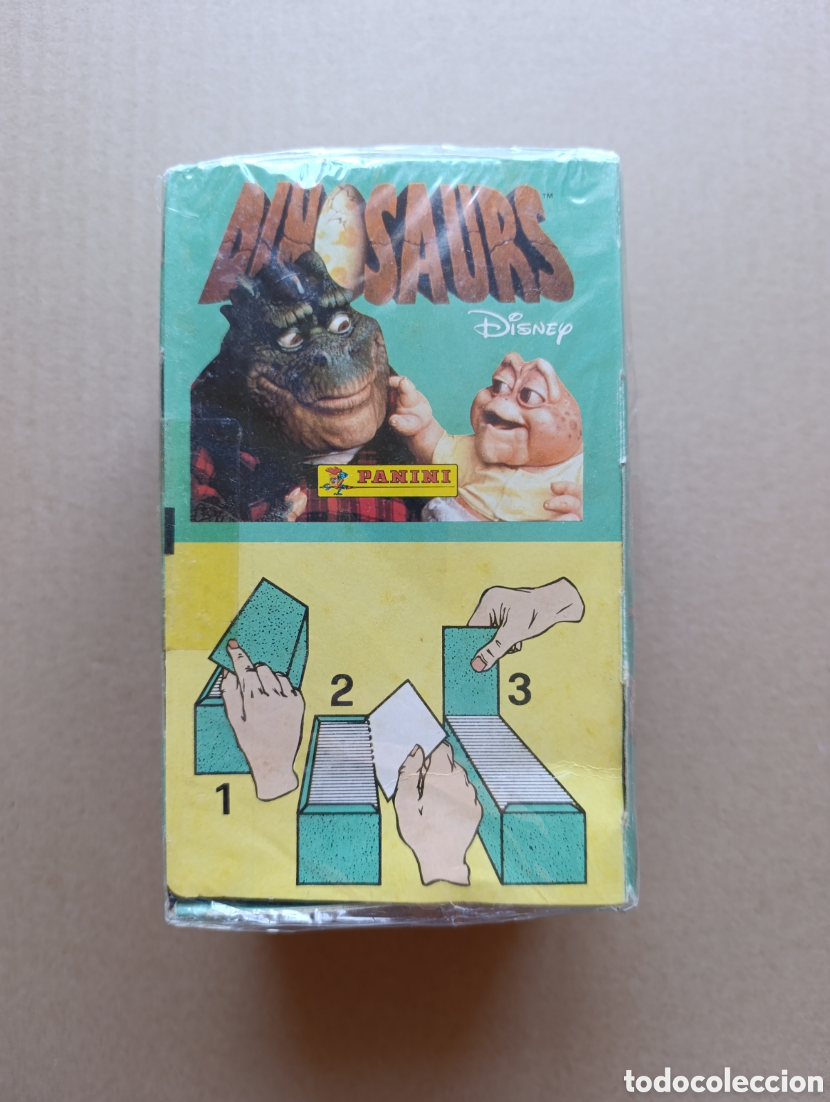 Coleccionismo Cromos antiguos: Caja 100 sobres cromos Disney Dinosaurs