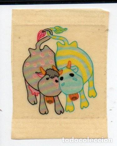 Coleccionismo Cromos antiguos: ANTIGUO CROMO ADHESIVO, VACAS. SIN DATOS.
