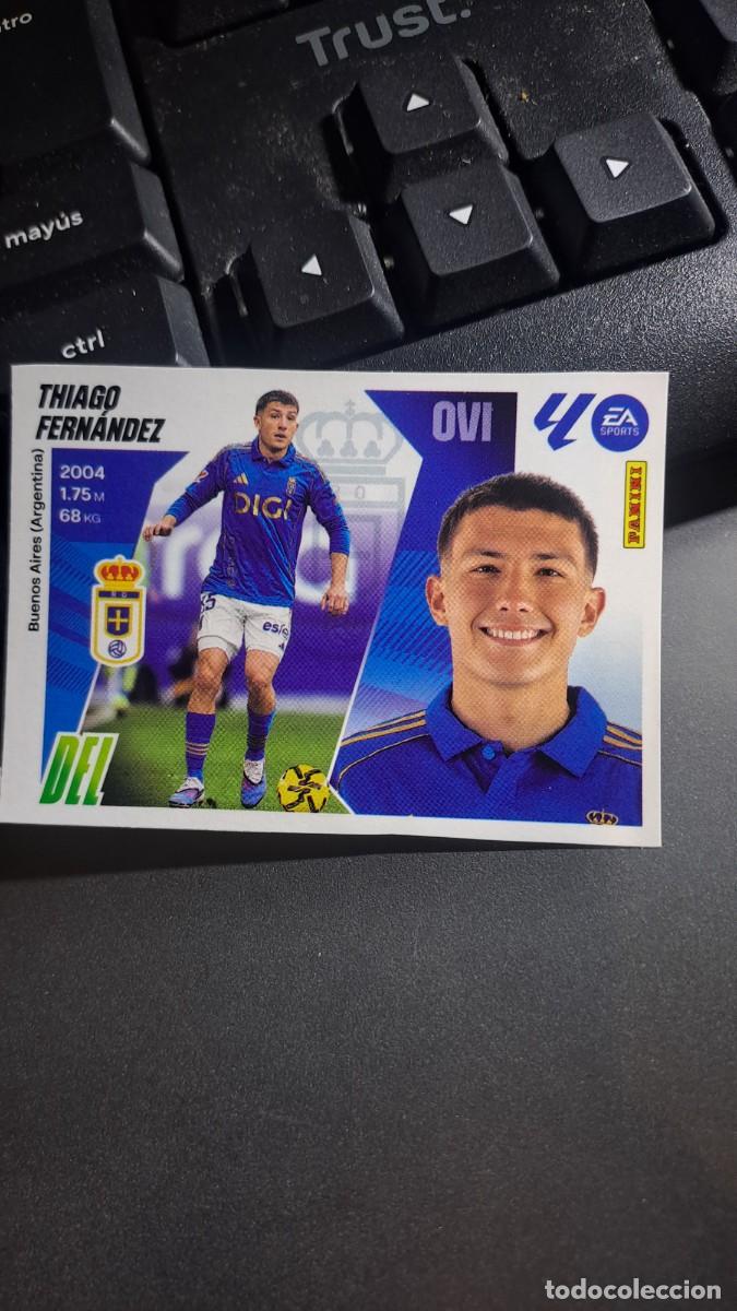Coleccionismo Cromos antiguos: CROMO THIAGO FERNANDEZ 27 MERCADO DE INVIERNO 27 OVIEDO LIGA 2025 2026 25 26 ESTE PANINI NUNCA PEGAD