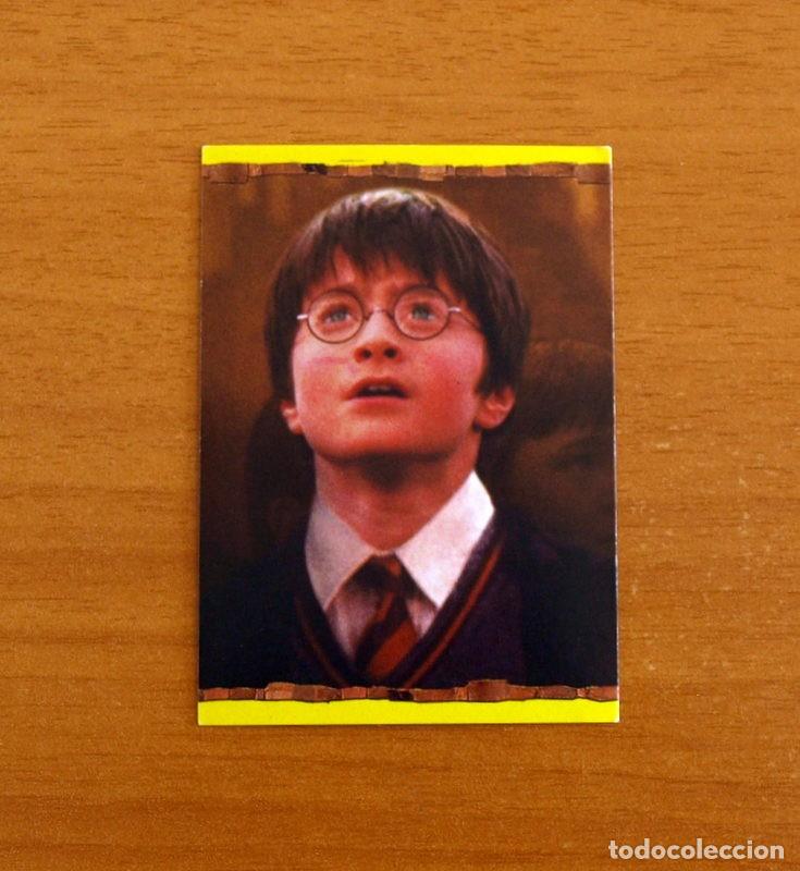 Coleccionismo Cromos antiguos: Harry Potter y La Piedra Filosofal - N&ordm; 82 - Ediciones Panini A&ntilde;o 2001 - Cromo Adhesivo Nunca Pegado