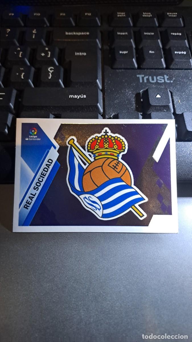 Coleccionismo Cromos antiguos: CROMO ESCUDO REAL SOCIEDAD 31 LIGA 2019 2020 19 20 ESTE PANINI NUNCA PEGADO