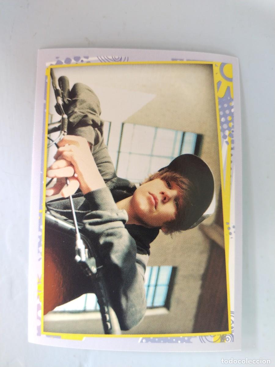 Coleccionismo Cromos antiguos: CROMO JUSTIN BIEBER N&deg; 75. NUEVO SIN PEGAR