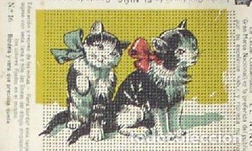Coleccionismo cromos antiguos: CROMO/TARJETA PARA BORDAR. N&ordm; 16. PAREJA DE GATOS. REGALO DE LECHE CONDENSADA EL NI&Ntilde;O, SIN FECHA.