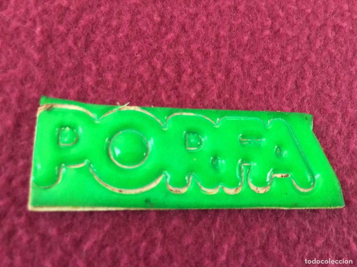 Coleccionismo cromos antiguos: BOLLYCAO CROMO SILUETA ACOLCHADO TROQUELADO PORFA VERDE