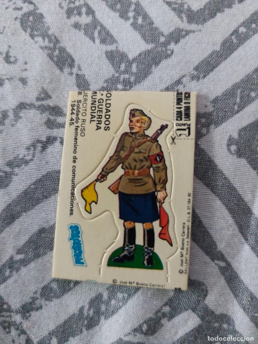 Coleccionismo cromos antiguos: CROMO TROQUELADO PHOSKITOS SOLDADOS 2 GUERRA MUNDIAL. Soldado femenino de comunicaciones