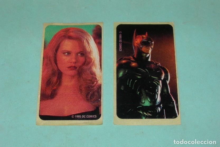 Coleccionismo cromos antiguos: LOTE DE 2 CROMOS / PEGATINAS DIFERENTES CHICLE BATMAN FOREVER 1995 - CROMO CHICLES DC COMICS -