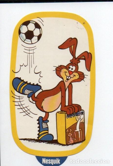 Coleccionismo cromos antiguos: ANTIGUO CROMO ADHESIVO - PEGATINA NESQUIK - FUTBOL. DEPORTES.