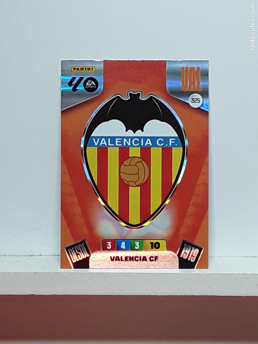 Coleccionismo cromos antiguos: ADRENALYN 2025 2026 25 26 ALBUM PANINI LIGA N 325 VALENCIA ESCUDO