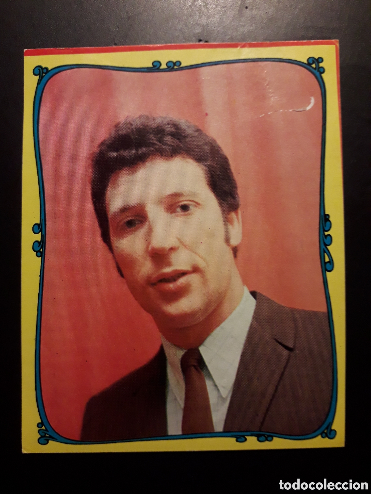 Coleccionismo cromos antiguos: TOM JONES, FAMOSOS DEL DISCO N&deg; 160 ORLA AMARILLO ESTE 1968 DESPEGADO, PEDIDO M&Iacute;NIMO 3&euro;