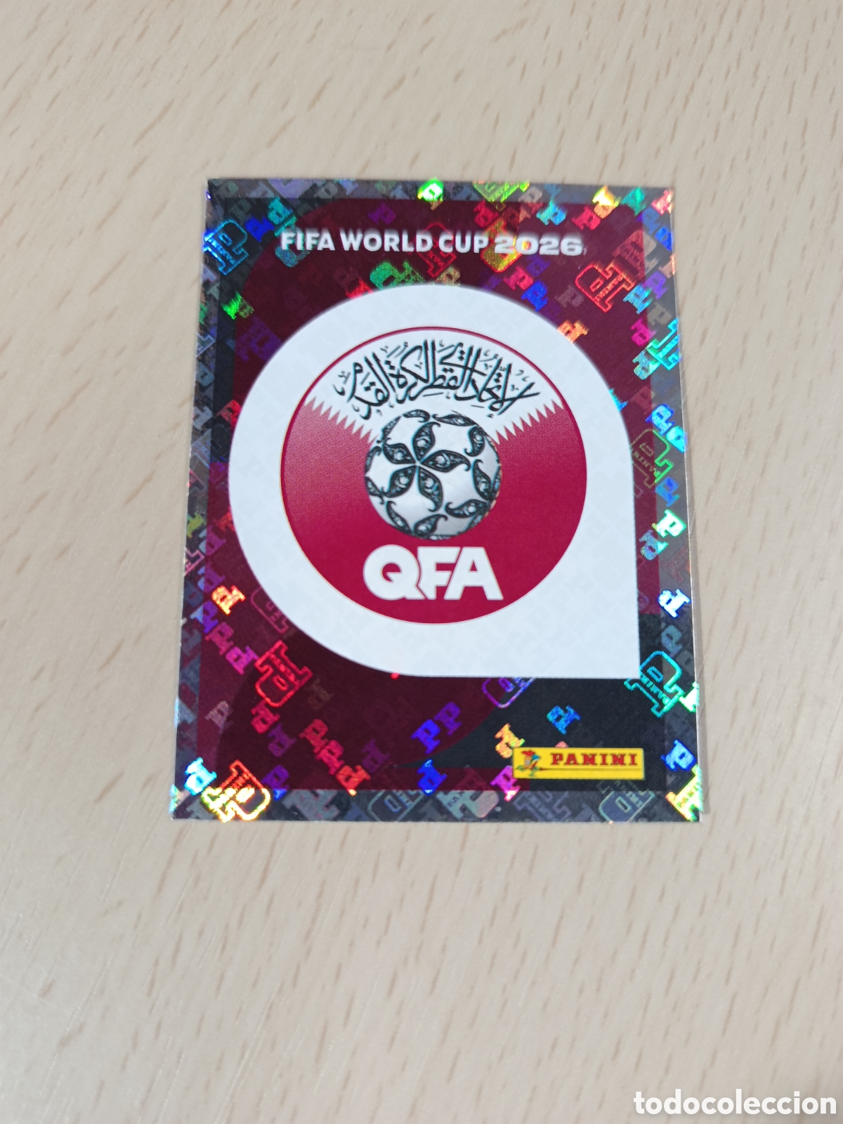 Collezionismo Figurine antiche: ESCUDO QATAR QAT 1 FIFA WORLD CUP 26 2026 MUNDIAL 26 2026 PANINI