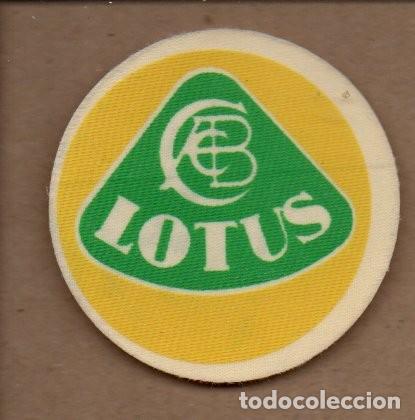 Coleccionismo cromos antiguos: ANTIGUO CROMO ADHESIVO DE TELA. TUS GRANDES MARCAS DE MOTO. LOTUS. 6 CM.