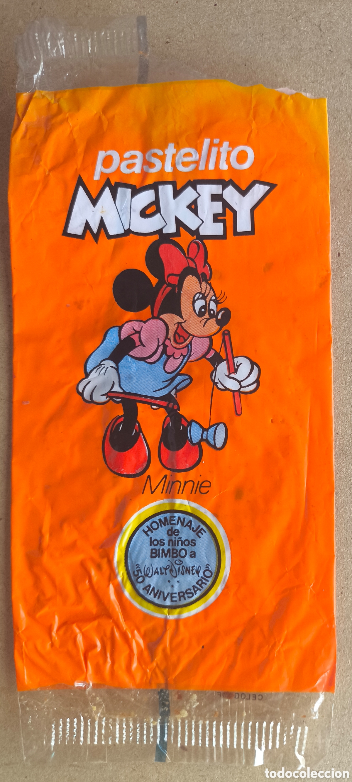 Coleccionismo cromos antiguos: BIMBO ENVOLTORIO CROMO PASTELITO LOS AMIGOS DE MICKEY MINNIE 50 ANIVERSARIO WALT DISNEY BUEN ESTADO