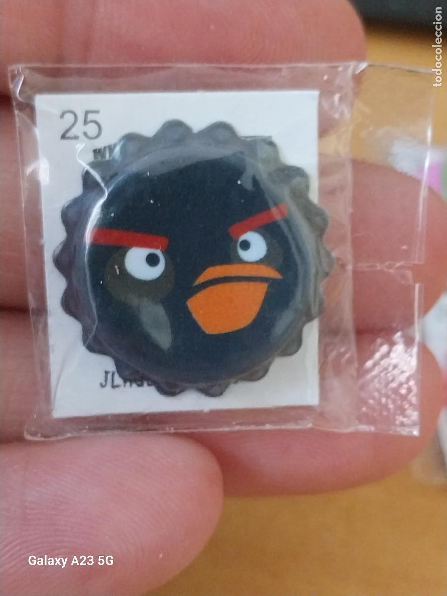 Coleccionismo cromos antiguos: GREFUSA PIPAS ANGRY BIRDS CHAPA PLASTICO 2.6CMS BLISTER ORIGINAL CERRADO N&ordm; 25 A&Ntilde;O 2012