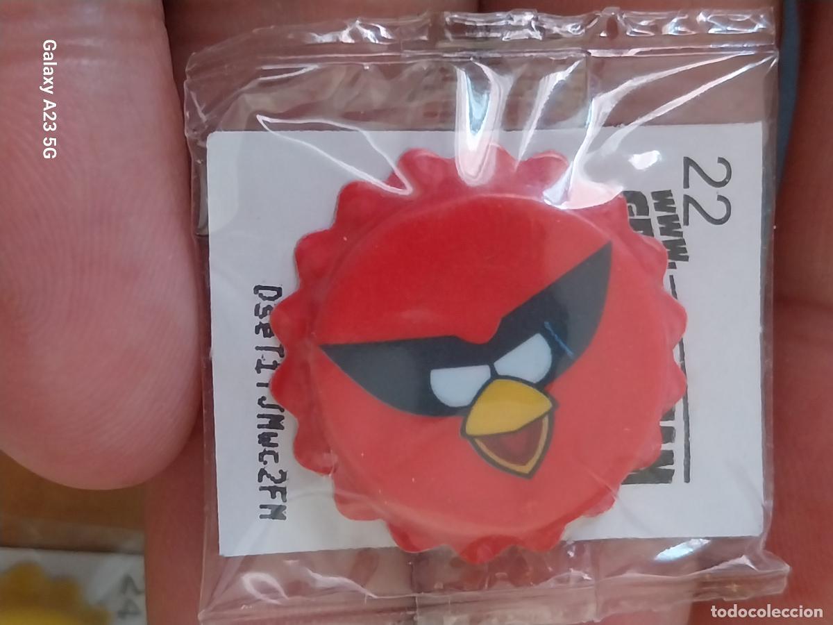 Coleccionismo cromos antiguos: GREFUSA PIPAS ANGRY BIRDS FONDO ROJO CHAPA PLASTICO 2.6CMS BLISTER CERRADO N&ordm; 22
