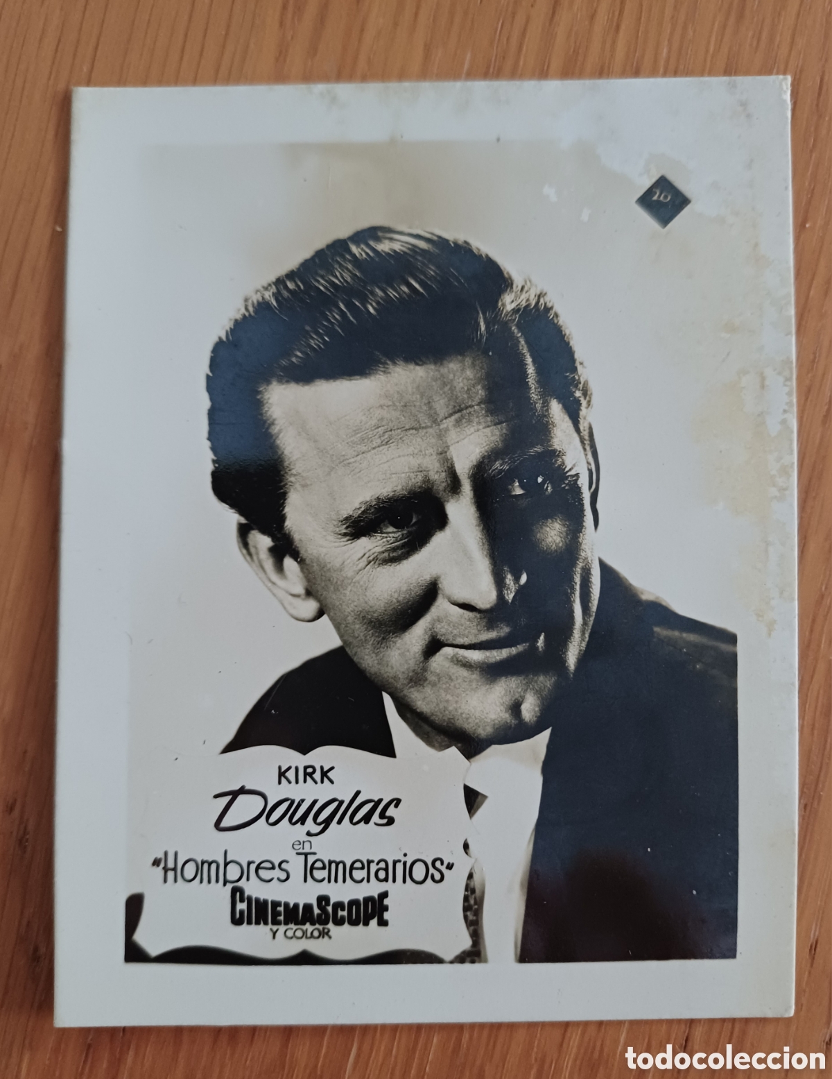 Coleccionismo cromos antiguos: Cromo antiguo Kirk Douglas, Hombres temerarios, Roll film Informal, muy raro
