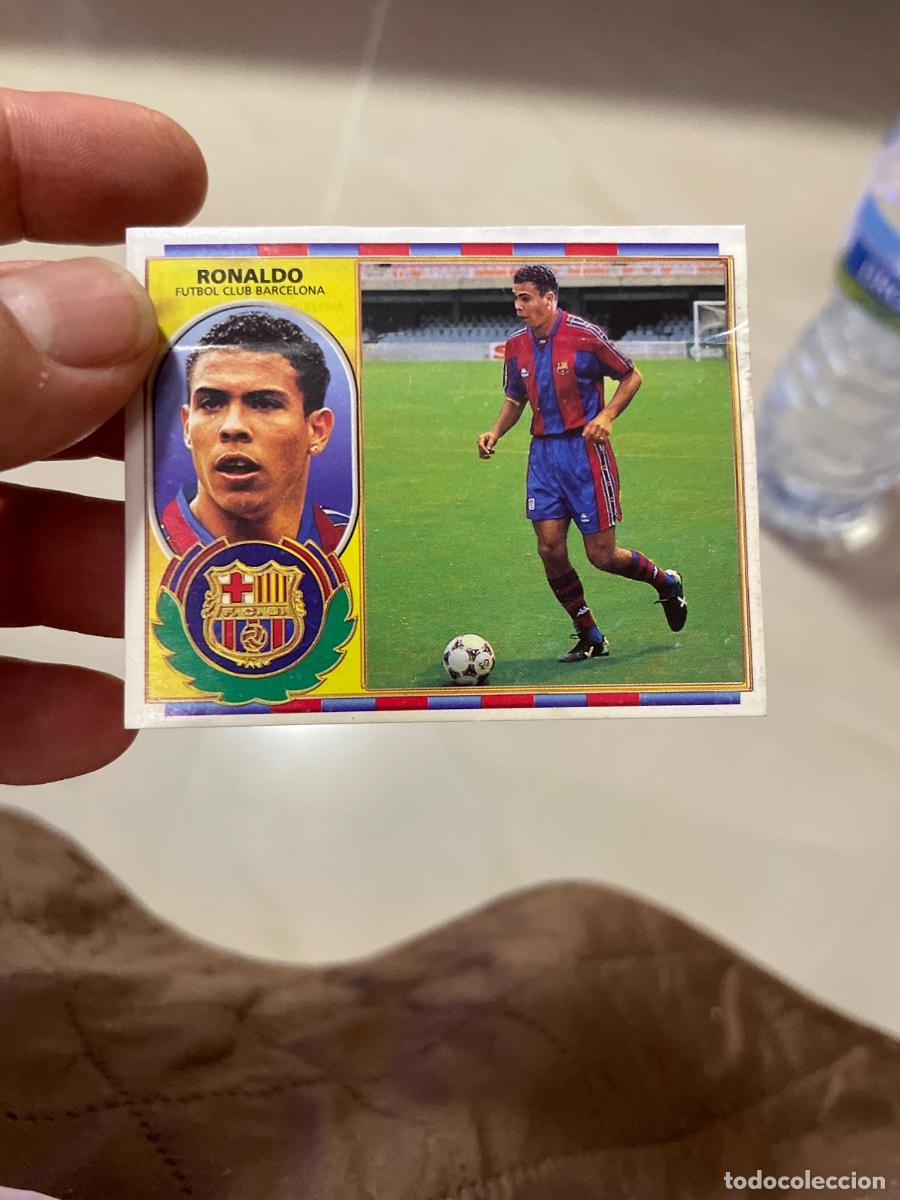 Coleccionismo cromos antiguos: Cromo de Ronaldo F&uacute;tbol Club Barcelona con pelo ediciones este