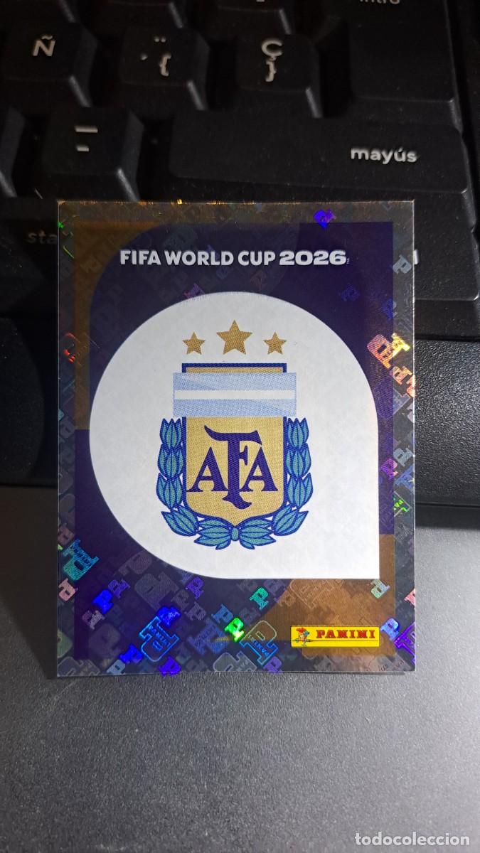 Coleccionismo cromos antiguos: CROMO ESCUDO ARGENTINA 1 ARG 1 FIFA WORLD CUP 2026 MUNDIAL PANINI NUNCA PEGADO