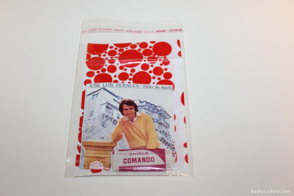 Coleccionismo cromos antiguos: CHICLE COMANDO FRESA Y CROMO DISCO GUM JOSE LUIS PERALES / NIDO DE AGUILA