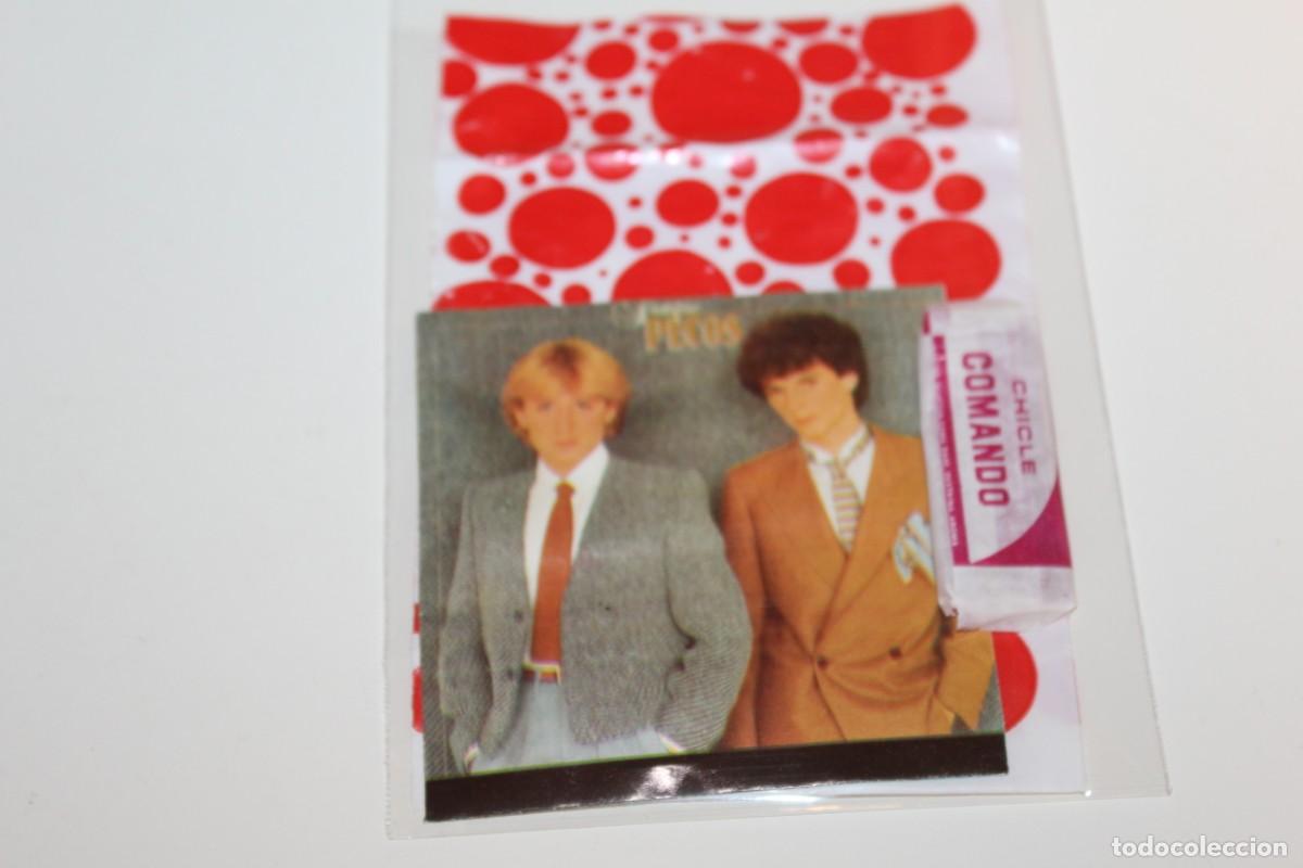 Coleccionismo cromos antiguos: CHICLE COMANDO FRESA Y CROMO DISCO GUM - PECOS