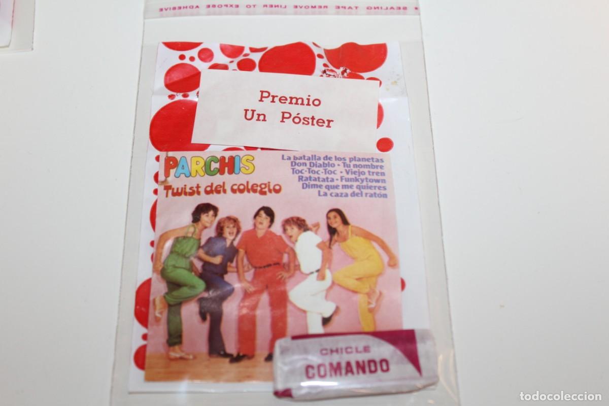 Coleccionismo cromos antiguos: CHICLE COMANDO FRESA Y CROMO DISCO GUM - PARCHIS TWIST DEL COLEGIO