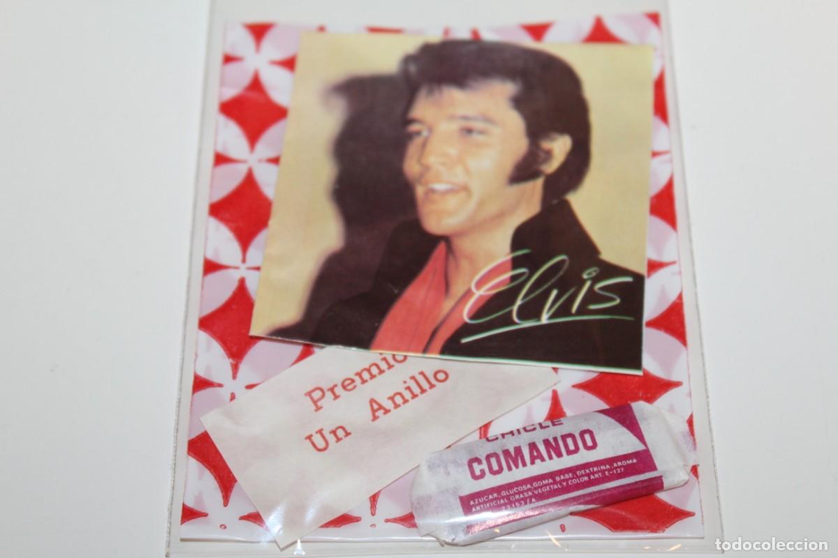 Coleccionismo cromos antiguos: CHICLE COMANDO FRESA Y CROMO DISCO GUM - ELVIS