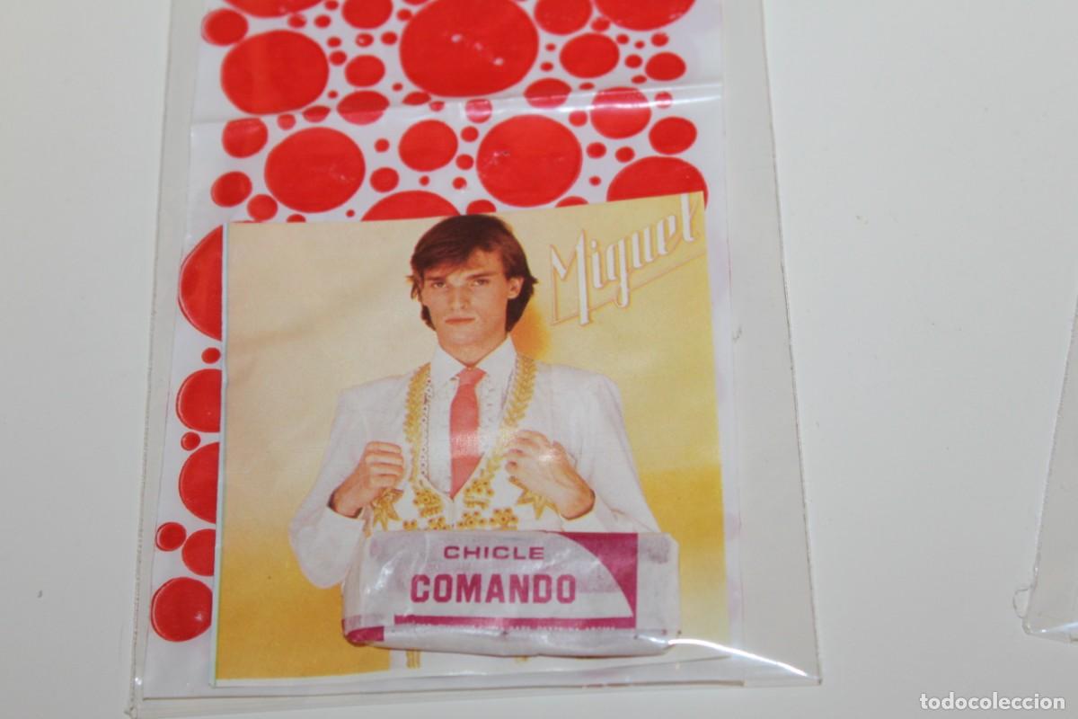 Coleccionismo cromos antiguos: CHICLE COMANDO FRESA Y CROMO DISCO GUM - MIGUEL BOSE