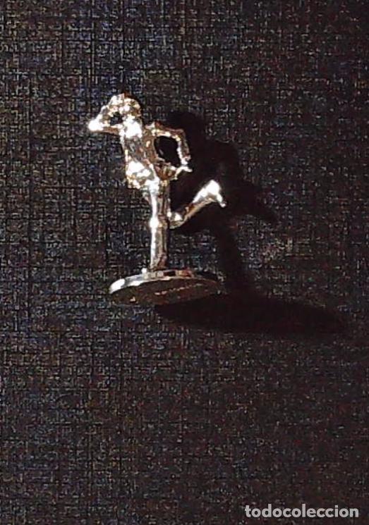 Coleccionismo cromos antiguos: CTMNP033 FIGURITA DE ALUMINIO DE CAPTAIN TSUBASA OLIVER Y BENJI CAMPEONES