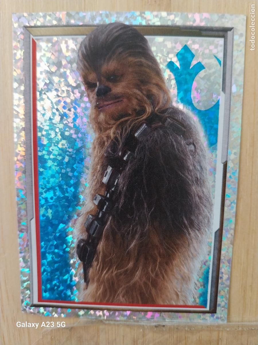 Coleccionismo cromos antiguos: CHEWBACCA STAR WARS THE FORCE AWAKENS TOPPS CROMO 221 SIN PEGAR NUNCA LUCASFILM BRILLANTE