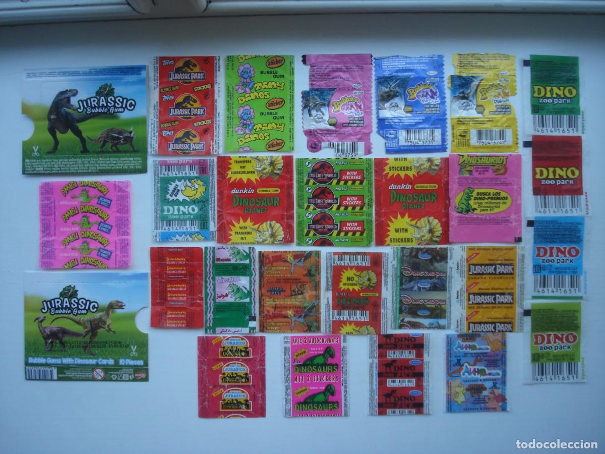 Coleccionismo cromos antiguos: 27 DIFERENTES ENVOLTORIOS DINOSAURS CROMOS CHICLES! JURASSIC PARK WRAPPERS BUBBLE GUM DINO!