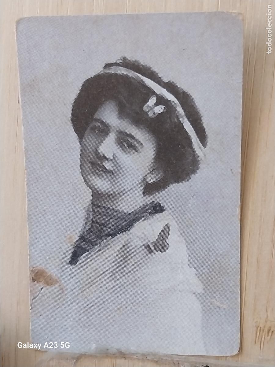 Collectionnisme Cartes &agrave; collectionner anciennes: AMATLLER CHOCOLATE CROMO 122 MINI POSTAL CHICA PELO RECOGIDO PPOS SXX 7.1X4.6CMS COLOREADA