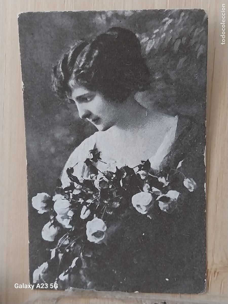 Collectionnisme Cartes &agrave; collectionner anciennes: AMATLLER CHOCOLATE CROMO 127 MINI POSTAL MUCHACHA PEINADO PPOS SXX 7.1X4.6CMS COLOREADA