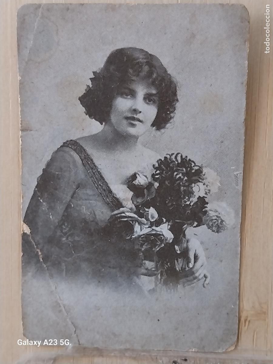 Coleccionismo cromos antiguos: AMATLLER CHOCOLATE CROMO 153 MINI POSTAL MUCHACHA RAMO FLORES LAUD PPOS SXX 7.1X4.6CMS