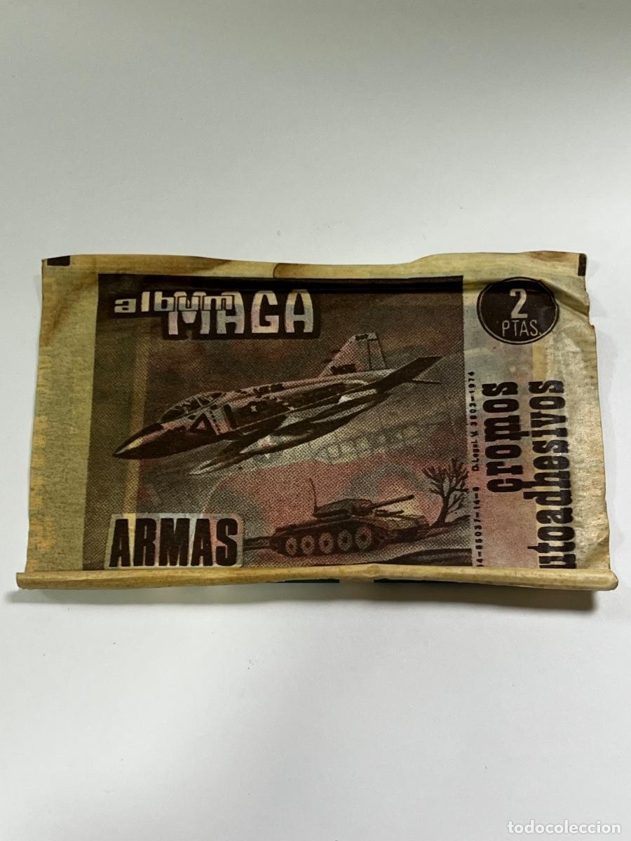 Coleccionismo cromos antiguos: &Aacute;LBUM MAGA. ARMAS. UN SOBRE CERRADO. CROMOS AUTOADHESIVOS. EDITORIAL MAGA.