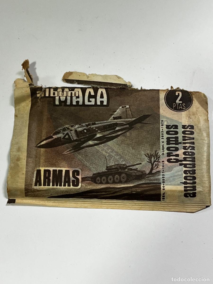 Coleccionismo cromos antiguos: &Aacute;LBUM MAGA. ARMAS. UN SOBRE CERRADO. CROMOS AUTOADHESIVOS. EDITORIAL MAGA.