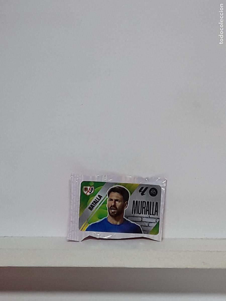 Coleccionismo cromos antiguos: LALIGA ESTE 2025 2026 EA SPORTS 25 26 ALBUM PANINI LIGA N RAYO VALLECANO CHICLE MURALLA BATALLA
