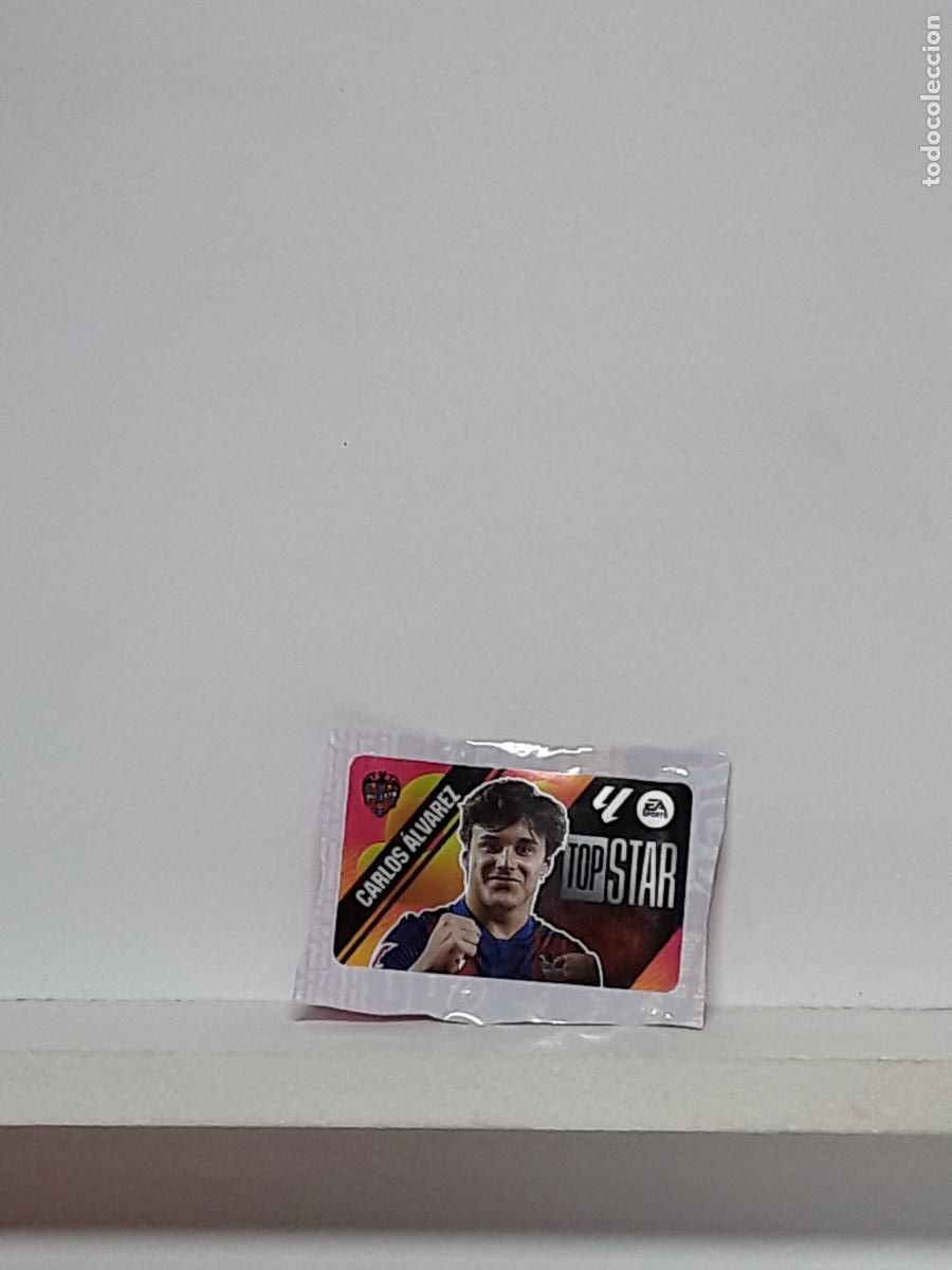 Coleccionismo cromos antiguos: LALIGA ESTE 2025 2026 EA SPORTS 25 26 ALBUM PANINI LIGA N LEVANTE CHICLE TOP STAR CARLOS ALVAREZ