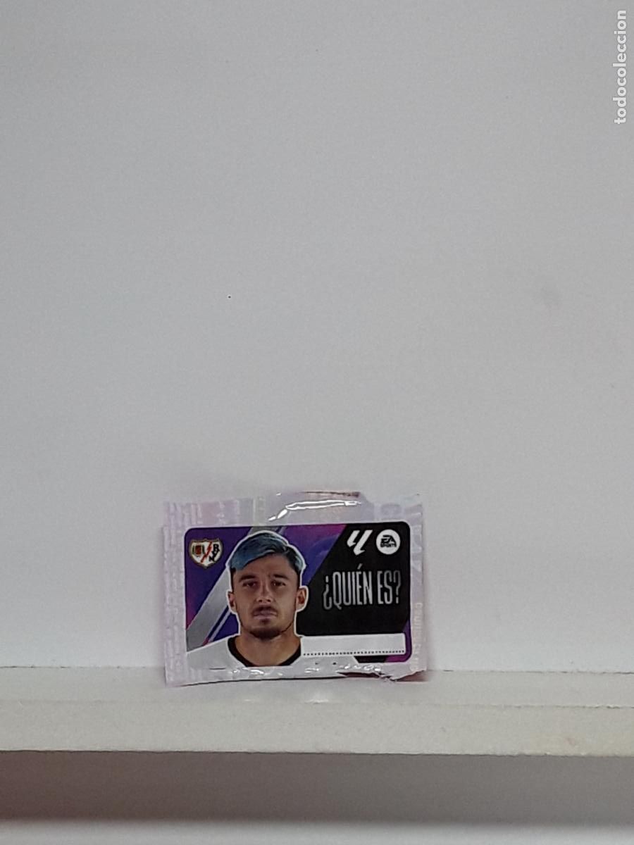 Coleccionismo cromos antiguos: LALIGA ESTE 2025 2026 EA SPORTS 25 26 ALBUM PANINI LIGA N RAYO VALLECANO CHICLE QUIEN ES RATIU