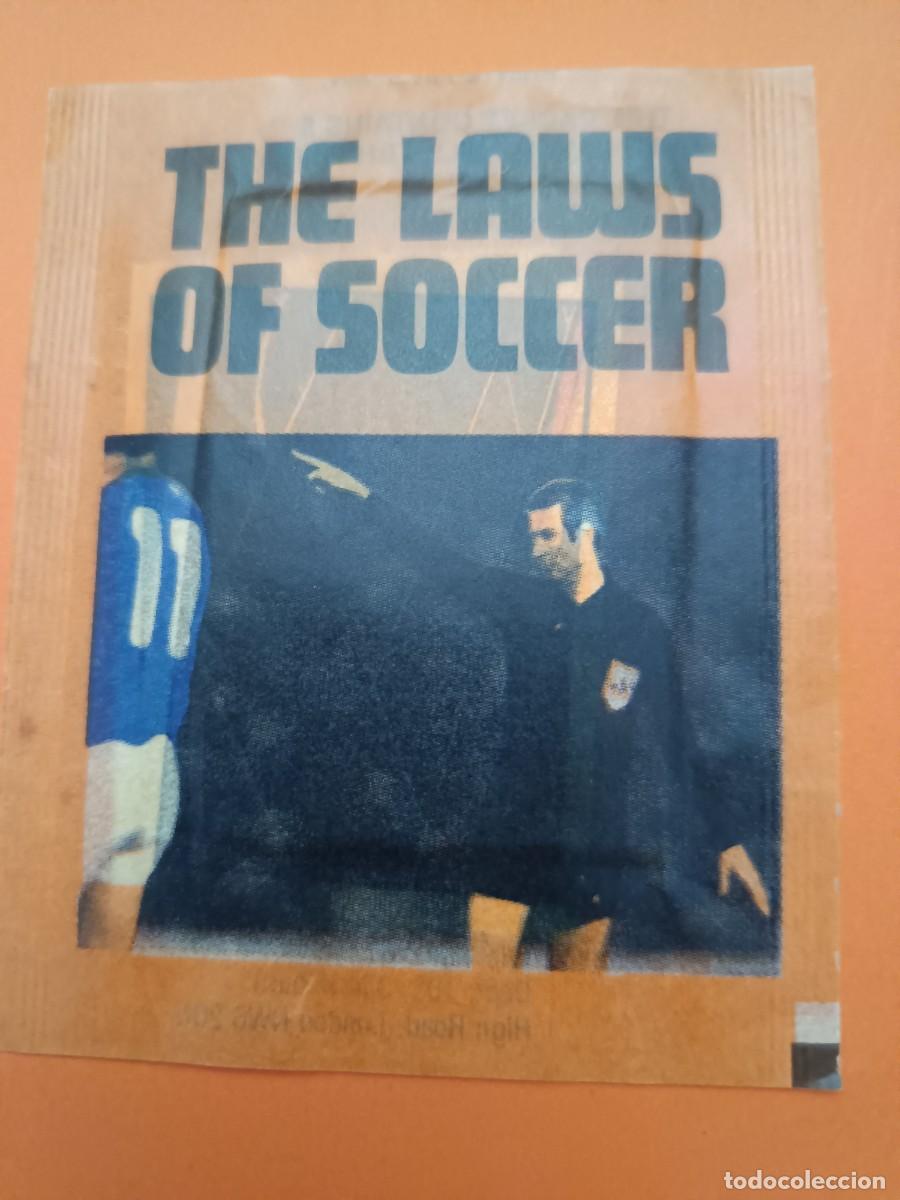 Colecionismo Cromos antigos: SOBRE DE CROMOS SIN ABRIR THE LAWS OF SOCCER
