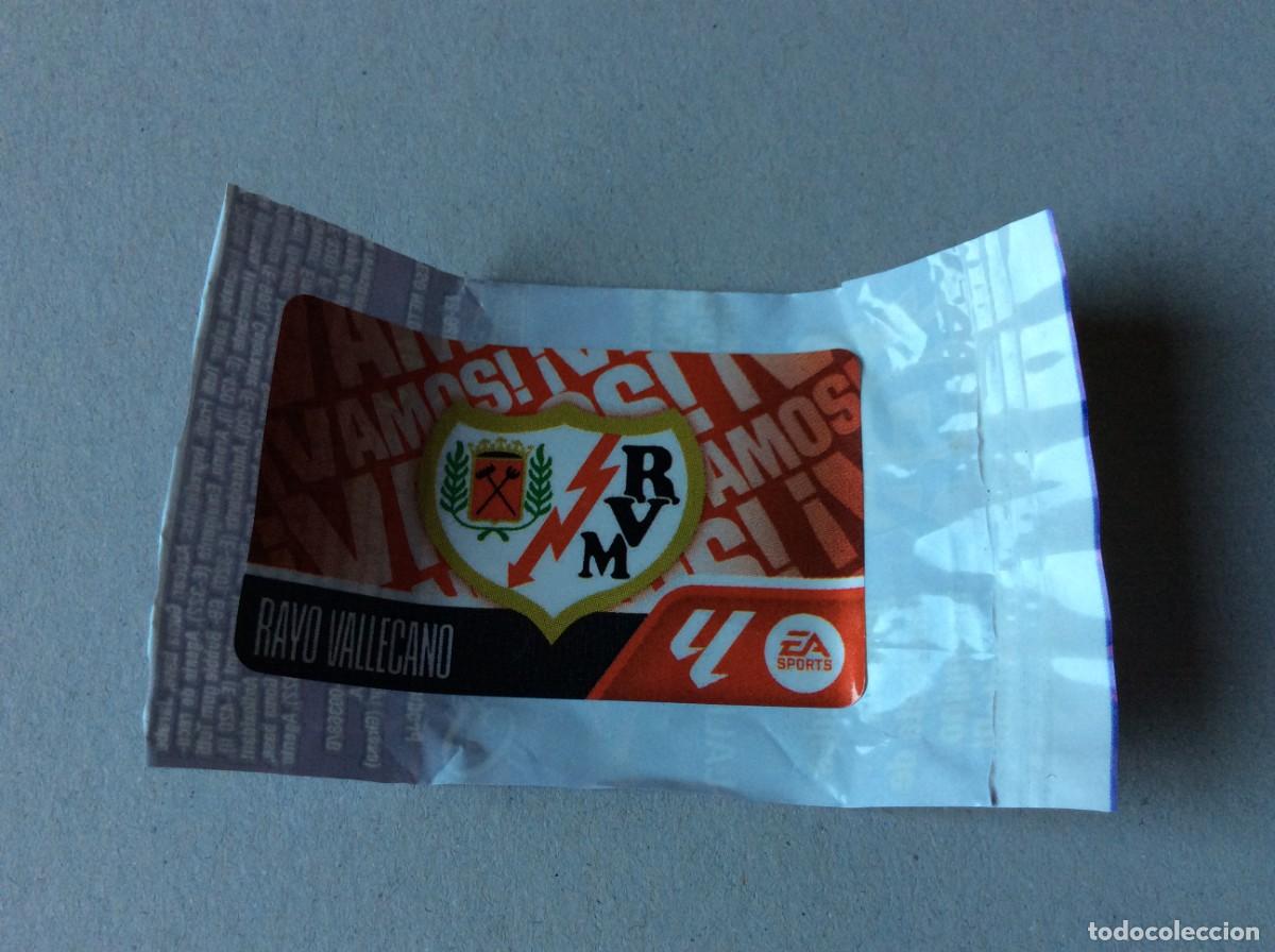 Coleccionismo cromos antiguos: ESCUDO - RAYO VALLECANO - CHICLE LIGA ESTE 2026-2027/26-27 PANINI