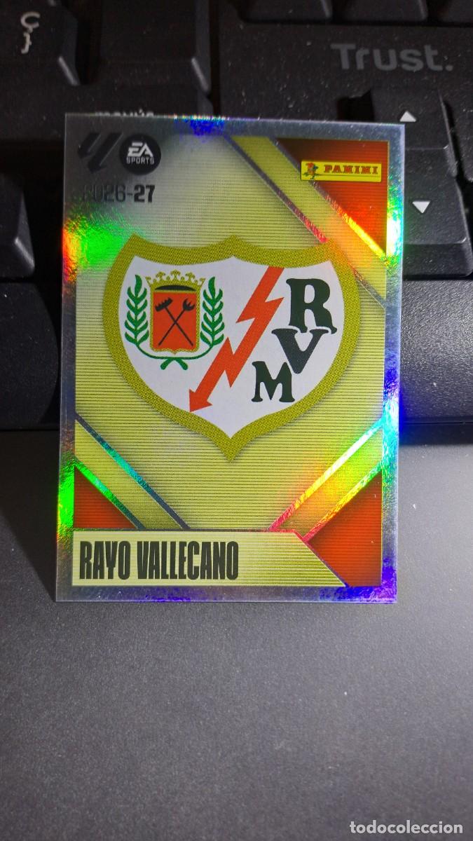 Coleccionismo cromos antiguos: CROMO ESCUDO RAYO VALLECANO 1 LIGA 2026 2027 26 27 ESTE PANINI NUNCA PEGADO